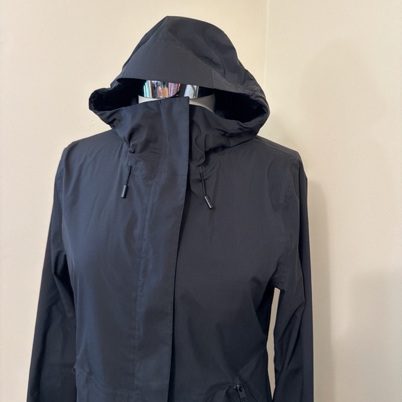 Patagonia Black Hooded Yosemite Falls Trench S - Picture 2 of 9